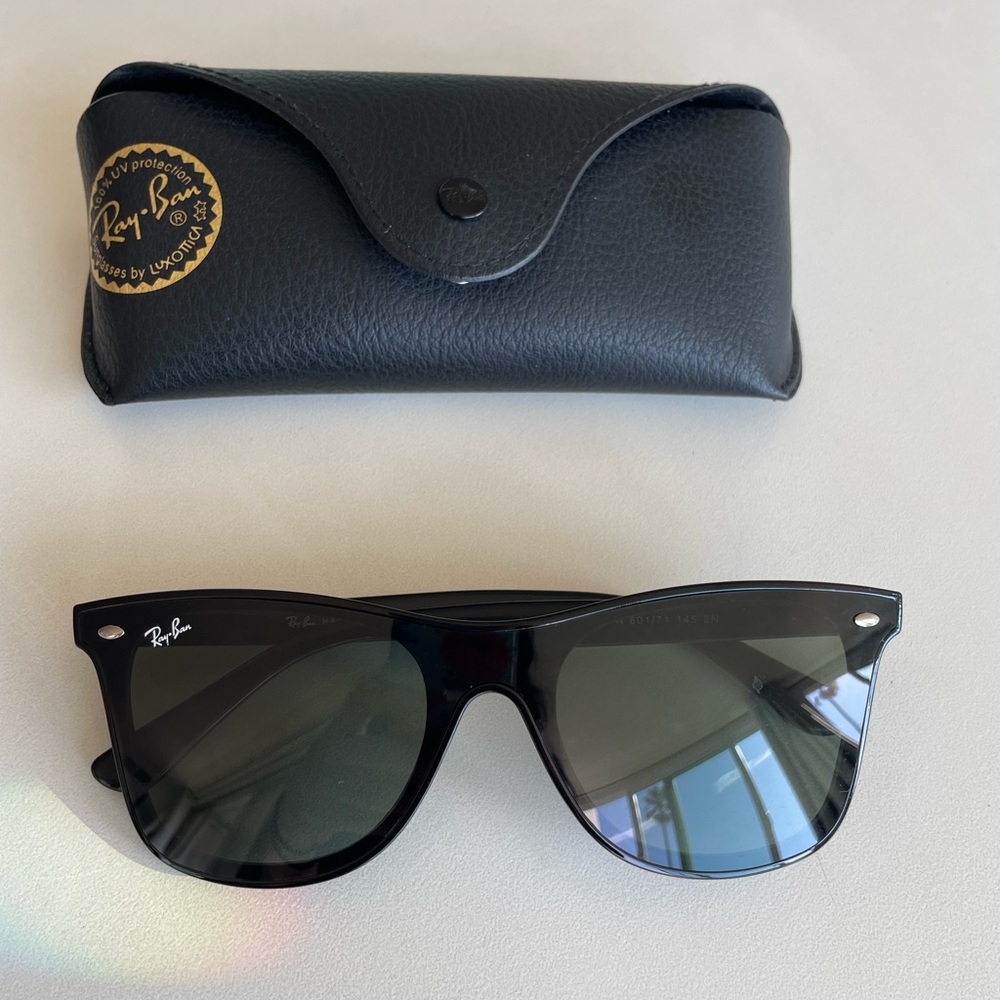 Ray-Ban unisex sun glasses